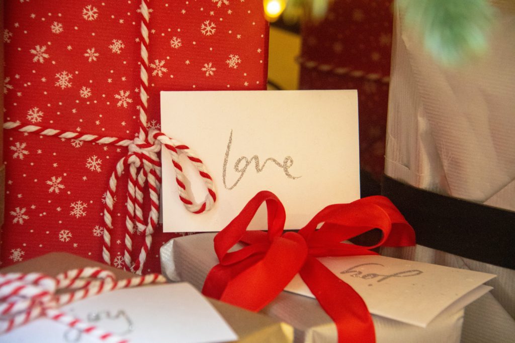 Wedding Return Gifts – Hand out Gifts to Honor Special People