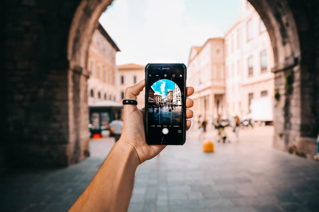 5 Ways to Make Money with Your iPhone Camera