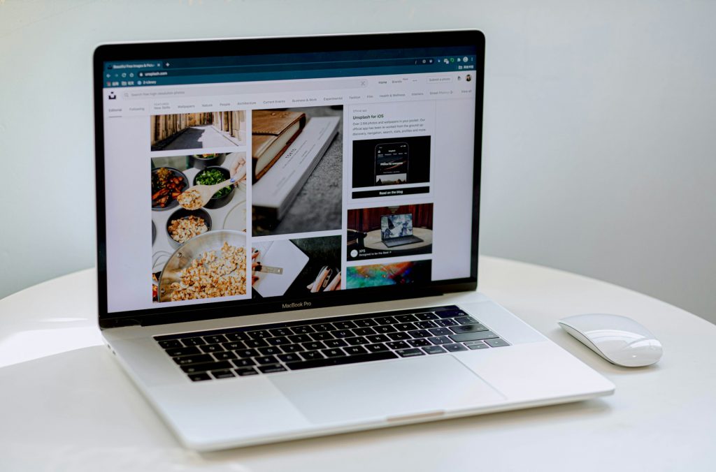 keep visitors engaged on portfolio website
