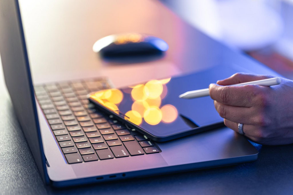 7 Ways to Monetize Your Creative Website Beyond Selling Products (2026)